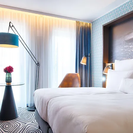 Nyx By Leonardo Munique