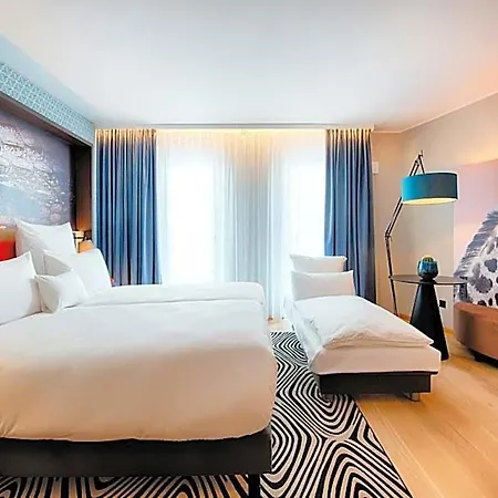 Hotel Nyx By Leonardo 4*