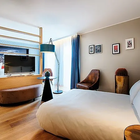 Hotel Nyx By Leonardo 4*